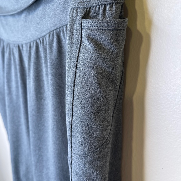 Patagonia | Trail Beta Eco Rollover Waist Capri's - Picture 7 of 15